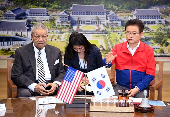 롭 피츠 조지아주 풀턴 카운티 의장 일행 경북도 방문