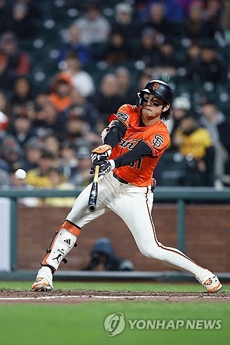 이정후의 타격 모습