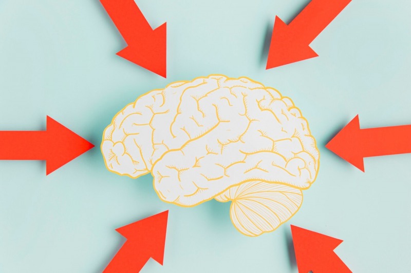 뇌경색은 40대 중반 ~ 60대 초 연령대의 환자가 많기 때문에 중년은 더 유의해야 한다. / 이미지 출처 : freepik