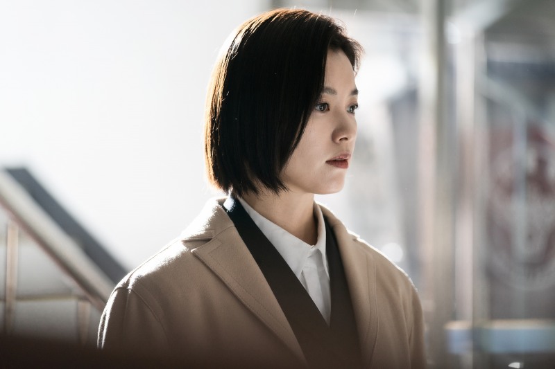‘지배종’ 한효주, 이희준과의 팽팽한 연기 줄다리기…‘눈빛+목소리+감정선’ 완벽한 3박자 열연