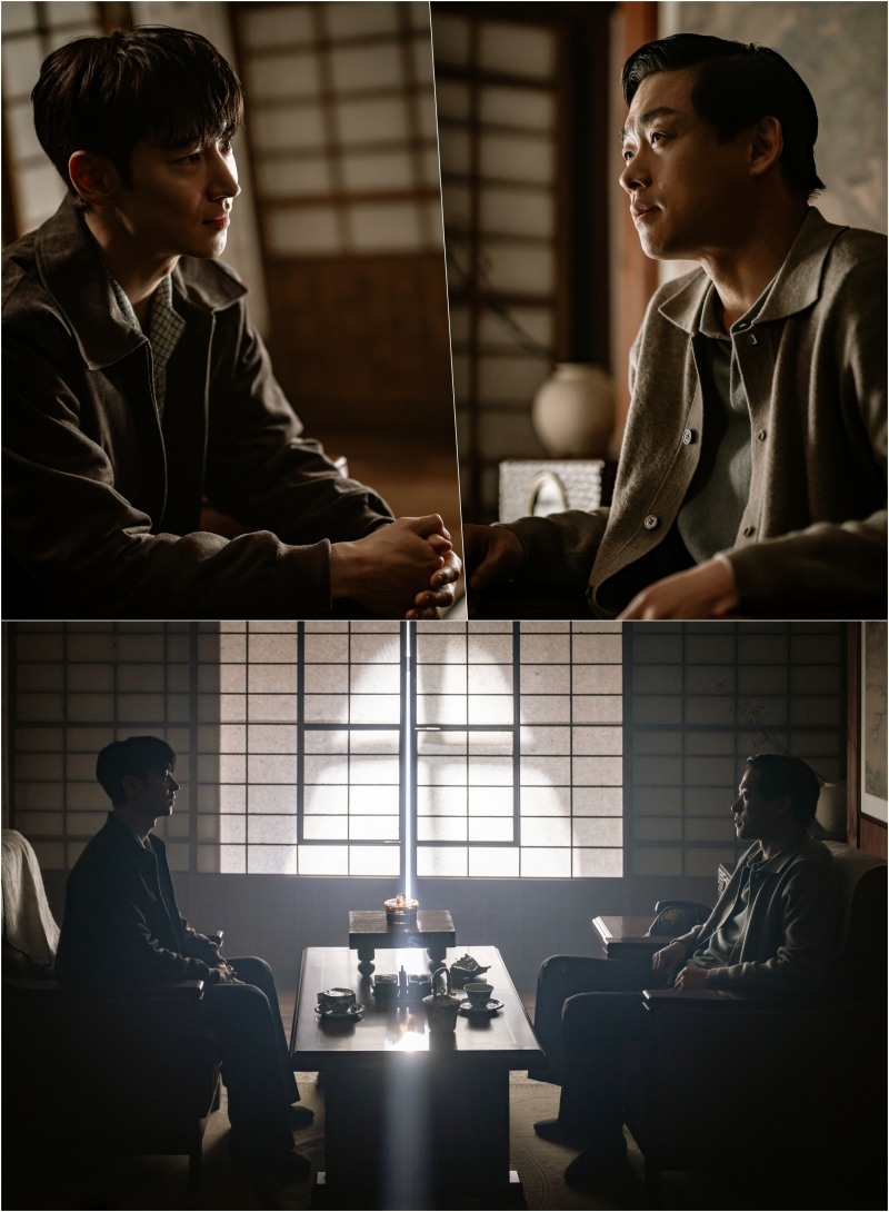 ‘수사반장 1958’ 이제훈 VS 김영성, 여유로운 미소 속 팽팽한 신경전