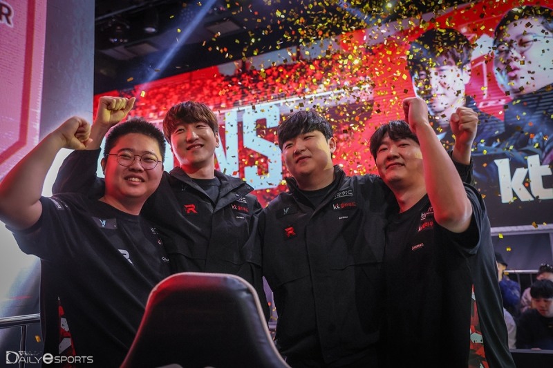 지난 시즌 챔피언 kt 롤스터.