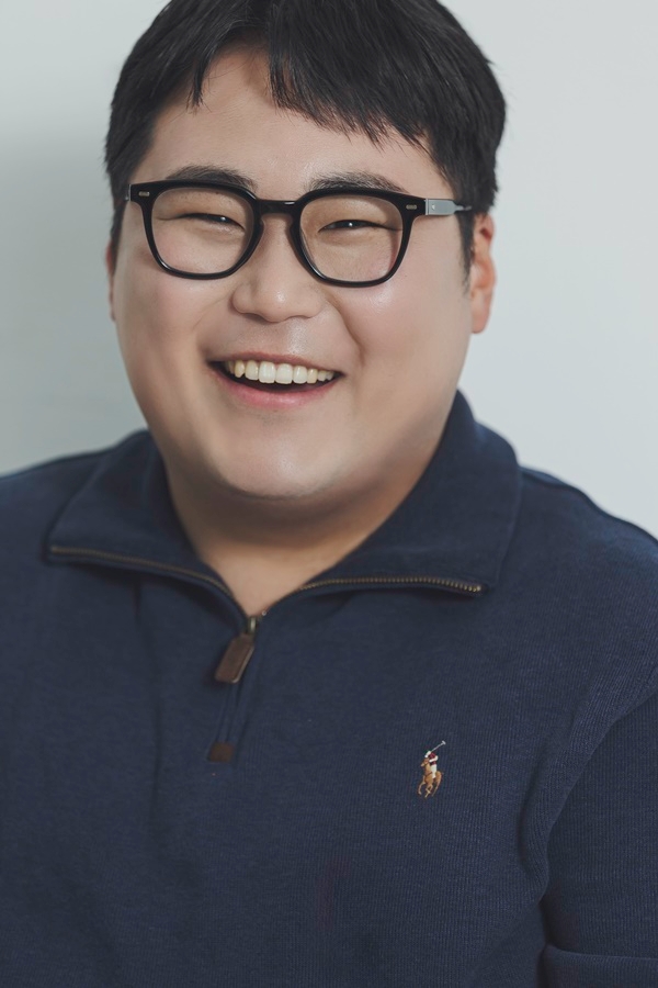 김요한, 고스트 스튜디오 전속계약 체결…새 프로필 공개
