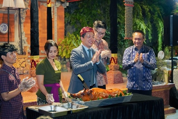 스포워즈 코리아, 발리 궁궐 뿌리 아놈 카완 초청