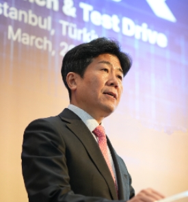 KG 모빌리티(KGM)는 경기 평택 본사에서 임시 주주총회와 이사회를 갖고 대표이사를 신규로 선임 했다고 13일 밝혔다. 사진은 KGM 신임 대표이사로 선임된 황기영 전무. (사진 = KGM 제공)
