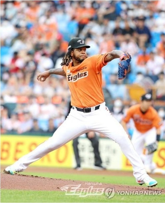 한화 외국인 투수 두 명 모두 부상. 이번 기회에 다 바꾸고 반등 노려 볼까?