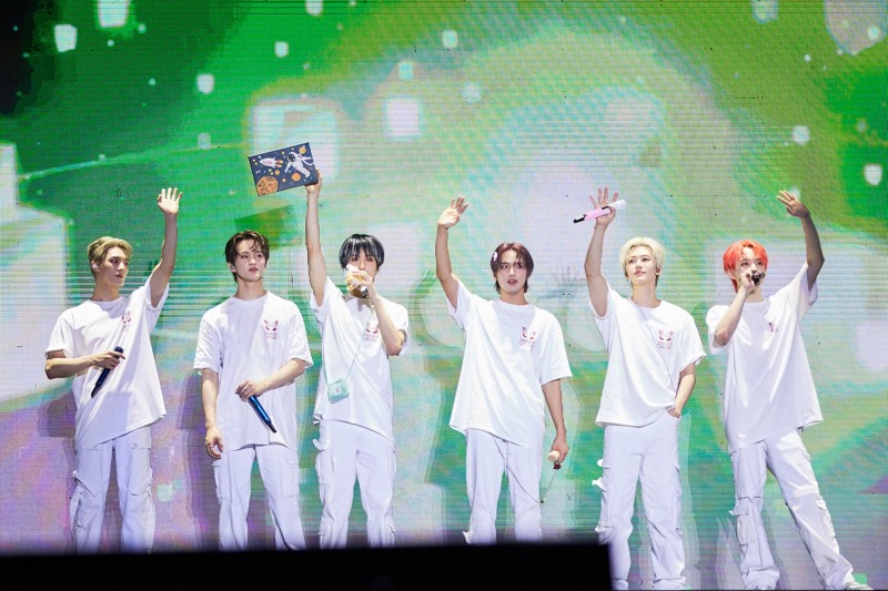 NCT DREAM, 자카르타 스타디움 콘서트 성료…‘공연 끝판왕’의 폼 美친 무대에 끝없이 쏟아진 떼창과 함성