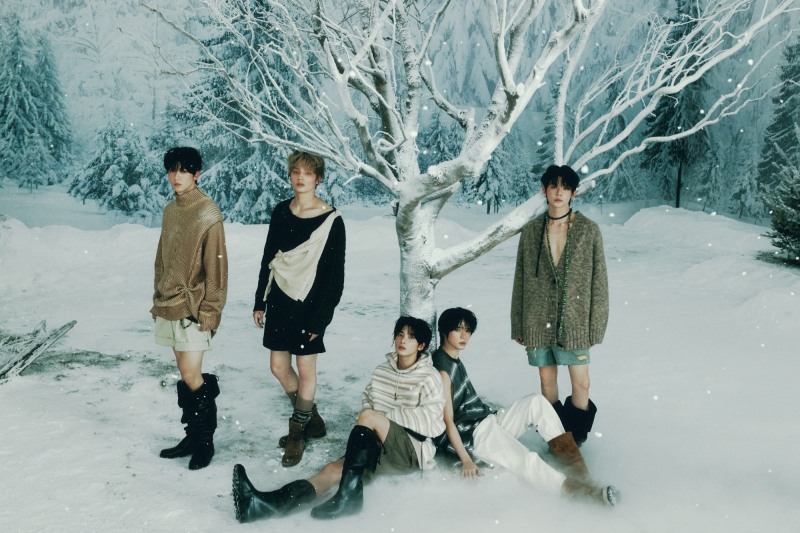 TXT, 7월 3일 일본 싱글 'CHIKAI' 발매…낭만적 콘셉트+비주얼의 'to U' 버전 콘셉트 포토 공개