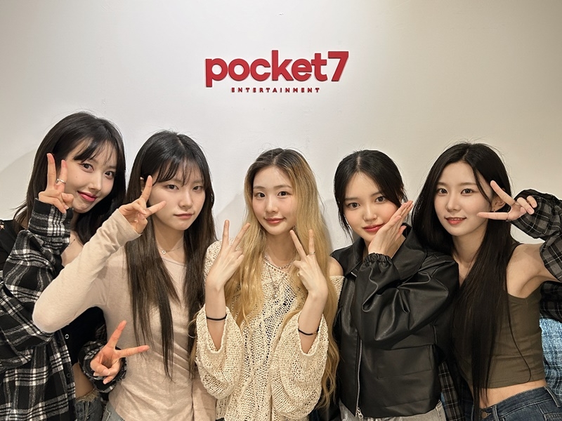 미미로즈, 라이브 방송서 소속사 이적 후 근황→앨범 준비 스토리 공개…상반기 컴백 기대감 고조