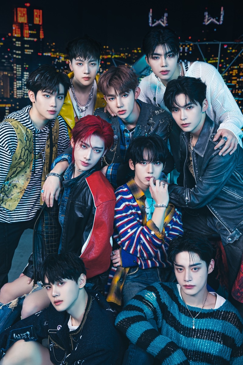 제로베이스원, 신곡 'Feel the POP'으로 컴백 후 음악방송 첫 1위…"앞으로도 좋은 음악과 무대로 보답"