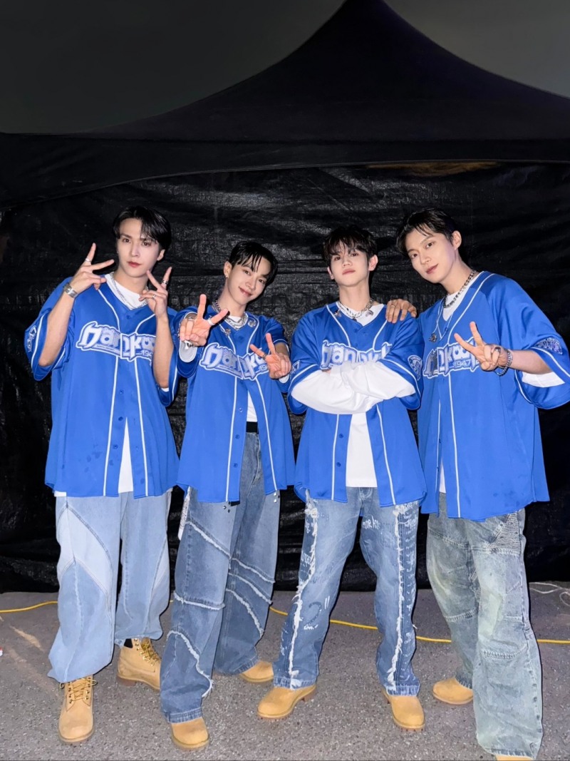 하이라이트, 대학 축제 접수…청춘 관객 매료시킨 ‘올타임 레전드’ 아이돌
