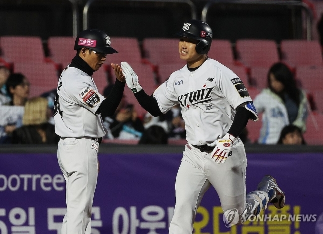 사진=kt wiz 신본기