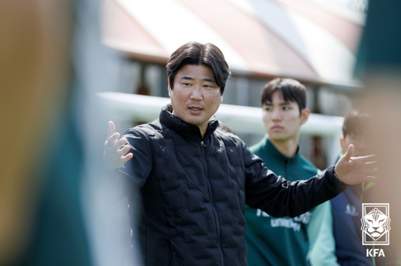 사진=남자 U-19 대표팀 사령탑으로 부임한 이창원 감독의 모습.