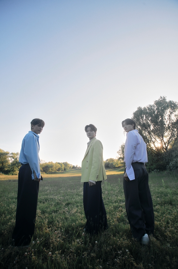밴드 W24, 6월 3일 EP앨범 <MMM: Memory Making Moment> 발매