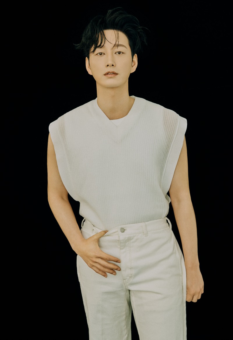 이현욱, 길스토리이엔티와 전속계약 체결…열일 행보ing