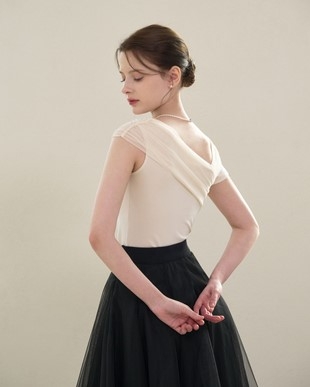 발레리나의 무브에서 영감 받은 디아트레 ‘La Rêveuse’ 컬렉션 오픈