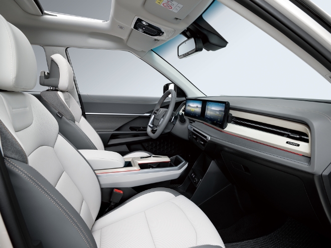 KGM 토레스 EVX 밴 그레이 인테리어 / 사진=KGM 제공