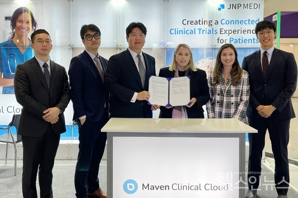 좌측부터제이앤피메디박종현센터장,이재현COS,정권호대표,CMAX조이해리슨(ZoeHarrison)CBO,레이첼루퍼트(RachelRupert)BD매니저,제이앤피메디임준혁글로벌BD리드