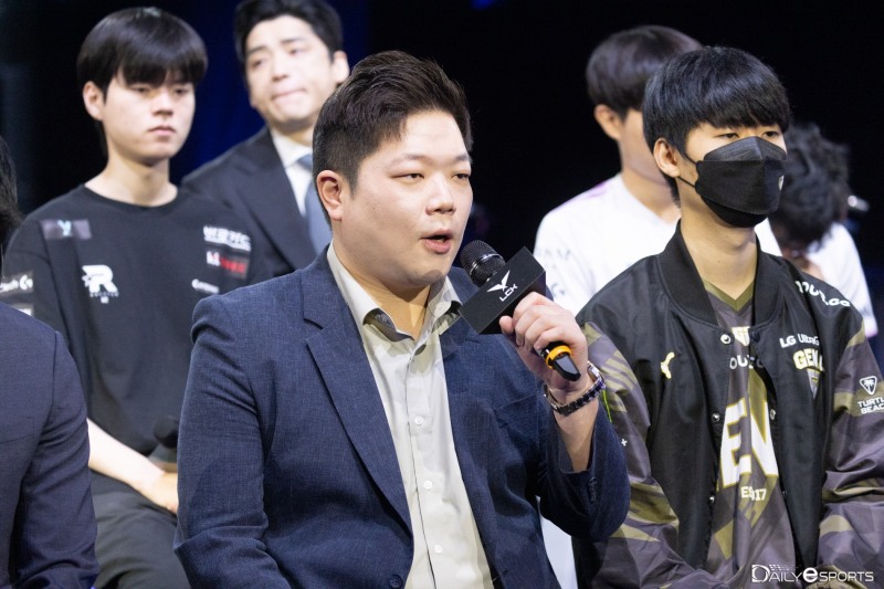 젠지e스포츠 김정수 감독.
