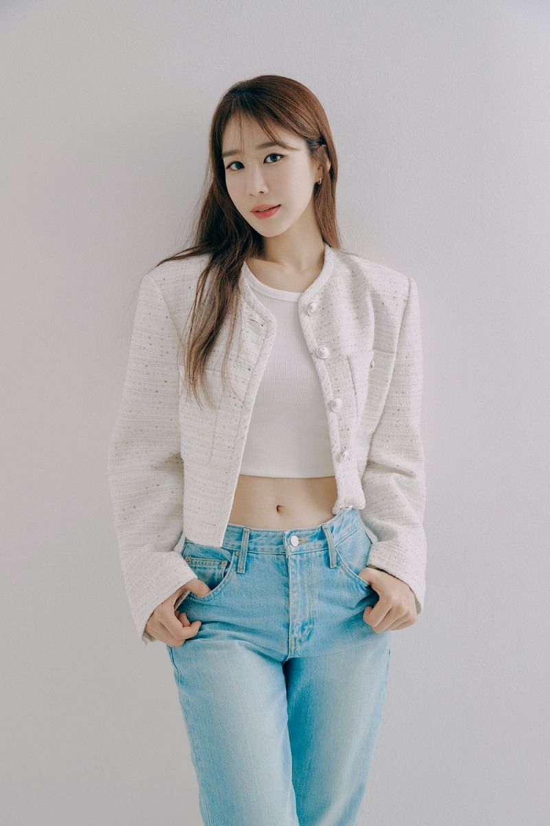 유인나, 새 프로필 공개…뛰어난 콘셉트 소화력 ‘감탄’