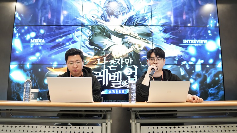 왼쪽부터 넷마블 문준기 사업본부장과 이다행 사업부장(제공=넷마블).