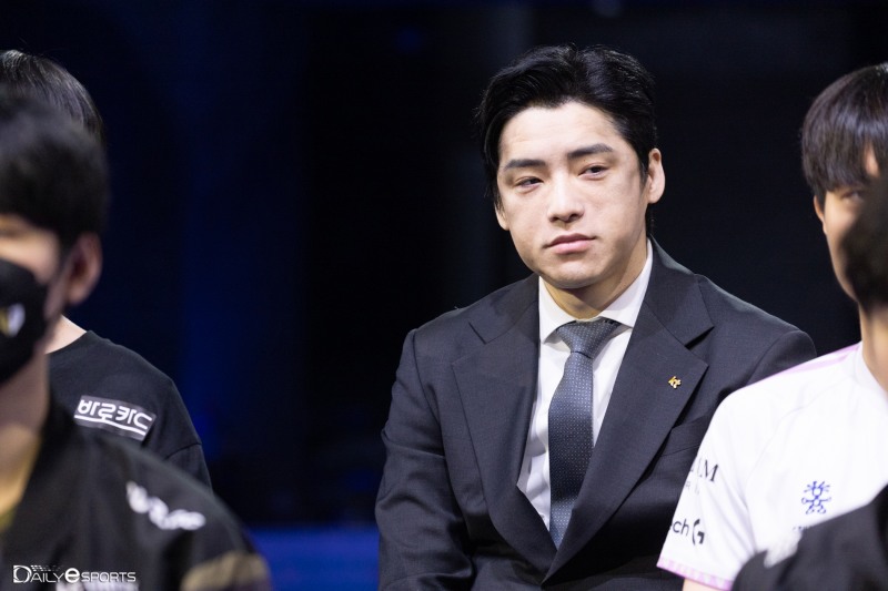 kt 롤스터 강동훈 감독.