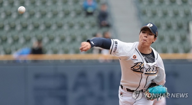 역투하는 두산 선발 김동주