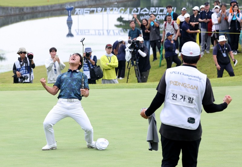 전가람 우승 세레머니 사진=KPGA