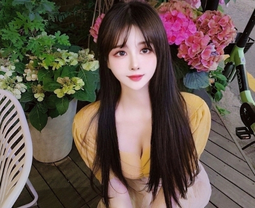 레이싱모델 곽하윤 SNS, 일상속에서 빛나는 미모 '행복가득 미소'