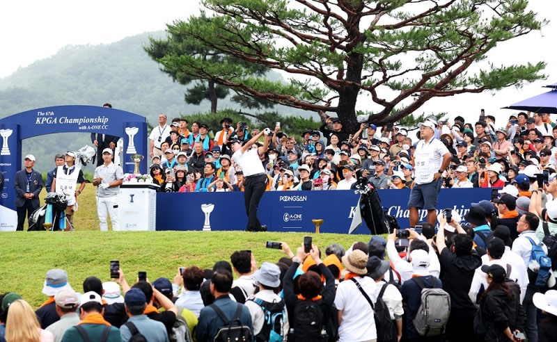 에이원CC 1번홀 갤러리 전경