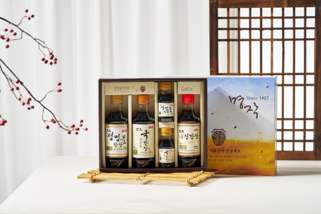 사진=‘카카오톡 선물하기’에서 판매 중인 신앙촌식품 생명물간장 세트상품 이미지.