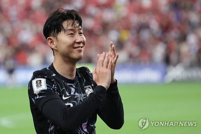 '필승 결의' 김도훈호, 손흥민 최전방 출격.. 안방 중국전 '필승 라인업' 구성