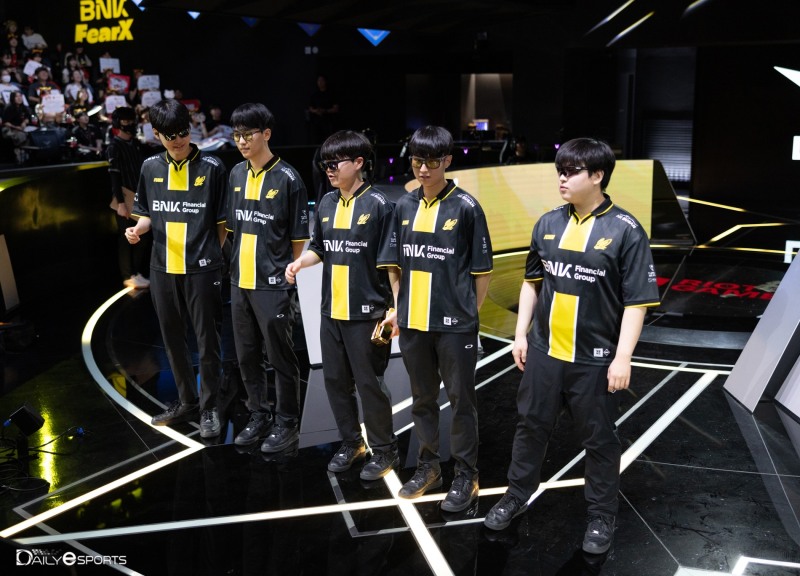 BNK 피어엑스.