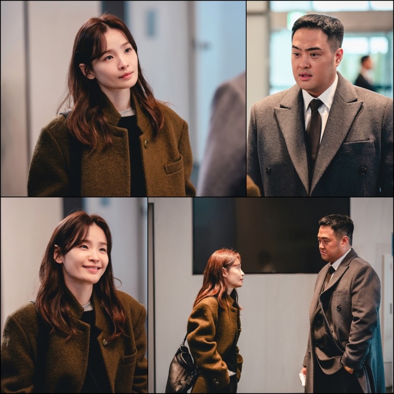 ‘커넥션’ 자신만만한 표정 전미도 VS 위협적 불끈 차엽, 긴장감 폭발 맞대면