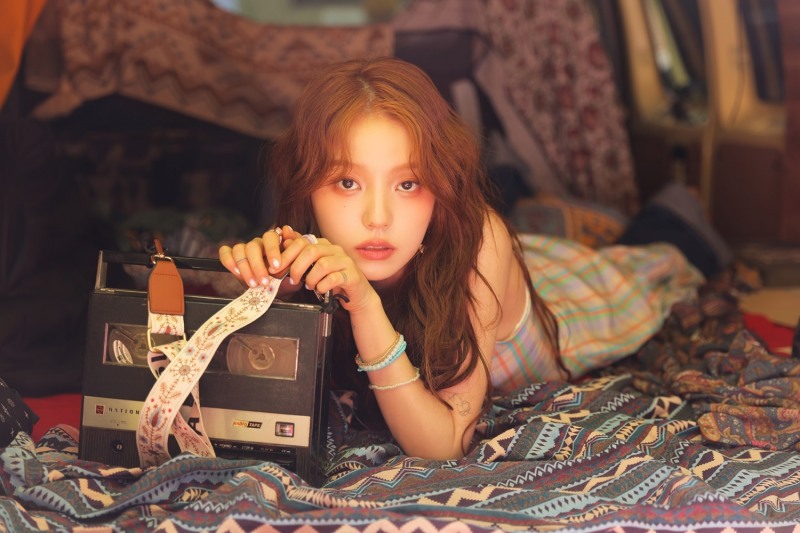 로시, 신곡 'Happy End' 티저 이미지 공개…'나른+차분' 성숙해진 분위기
