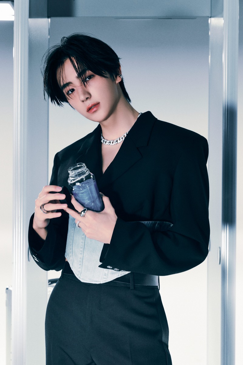 더보이즈 현재, 데뷔 첫 프로야구 시구…'승리 요정' 될까