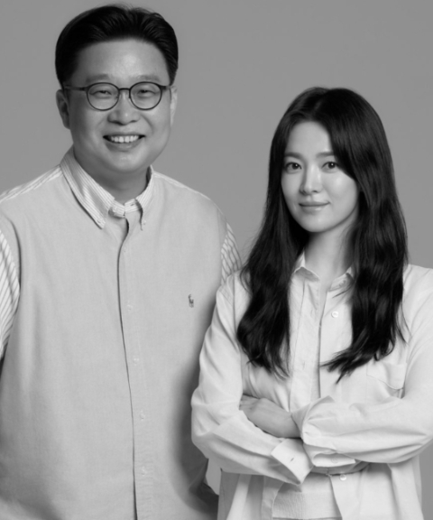 이번 일을 함께 추진하는 서경덕 교수와 배우 송혜교
