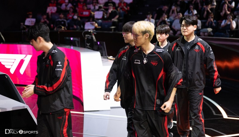 화끈한 전투 보여준 T1, 농심 2대0 제압