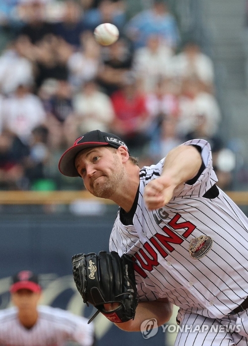 역투하는 LG 선발 엔스