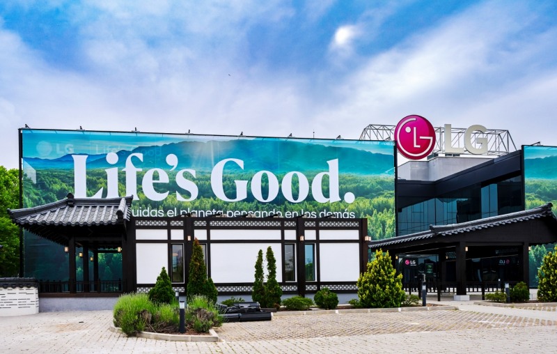 LG전자가 스페인에 프리미엄 체험공간 ‘어나더 한옥’을 열었다. / 사진=LG전자 제공