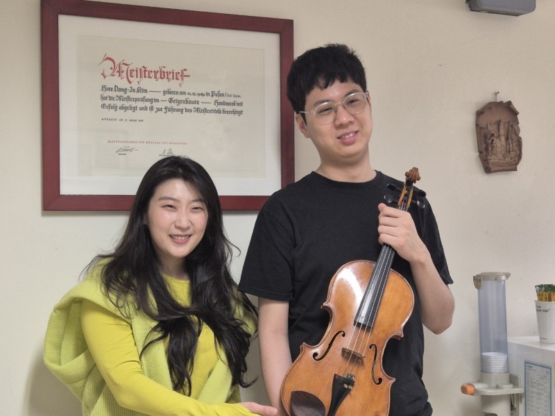 왼쪽_비올리스트 이화윤과 뷰티플마인드 소속 비올리스트 류종원 (사진제공=사단법인 뷰티플마인드)