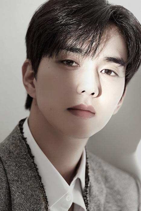 유승호, 데뷔 후 첫 연극 도전…연극 '엔젤스 인 아메리카' 출연