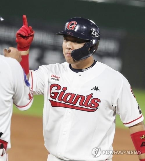 롯데에서 방출된 포수 지시완