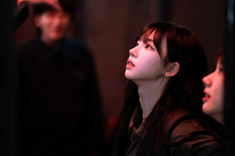 ‘미스터리 수사단’ 에스파 카리나, 열정 막내 맹활약…다채로운 매력에 ‘홀릭’