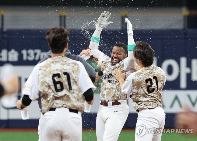 도슨의 역전타로 승리한 키움