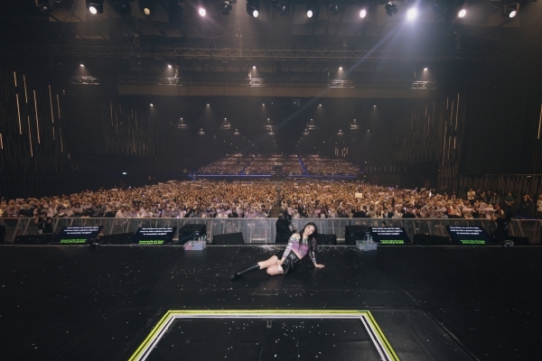 에일리, 쿠알라룸푸르 단독 콘서트 성료…‘화려한 무대 매너+다채로운 음악’