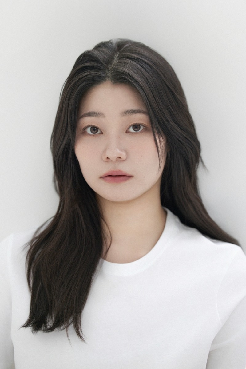 정하담, 고스트 스튜디오와 전속계약 체결…새 프로필 공개