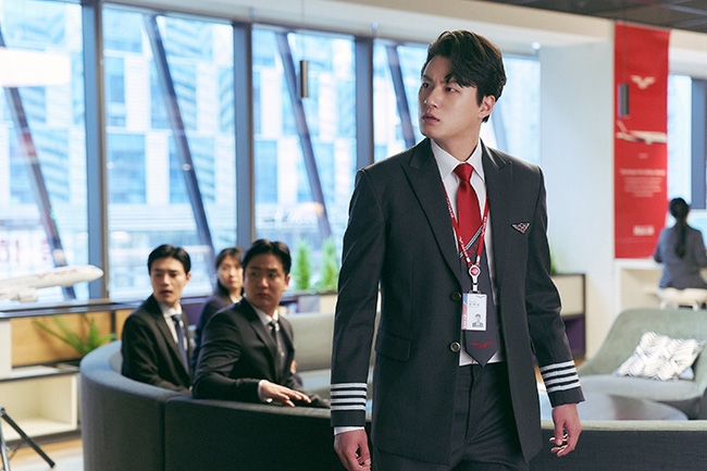 ‘파일럿’ 신승호, 캐릭터 소화력 200% 발휘…미워할 수 없는 허세 가득 파일럿으로 미친 매력 예고