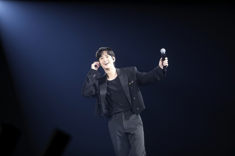 김수현, 일본에서도 세대 불문 인기…‘팬미팅 전석 매진+지상파 방송 출연’