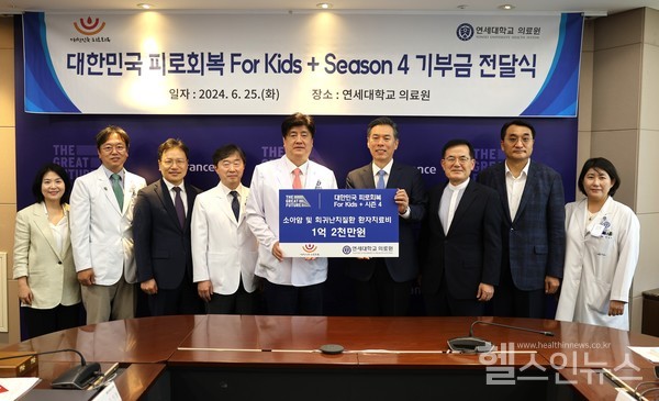 왼쪽다섯번째부터금기창의료원장,지구촌교회최성은목사,성광교회유관재목사,온누리교회이재훈목사